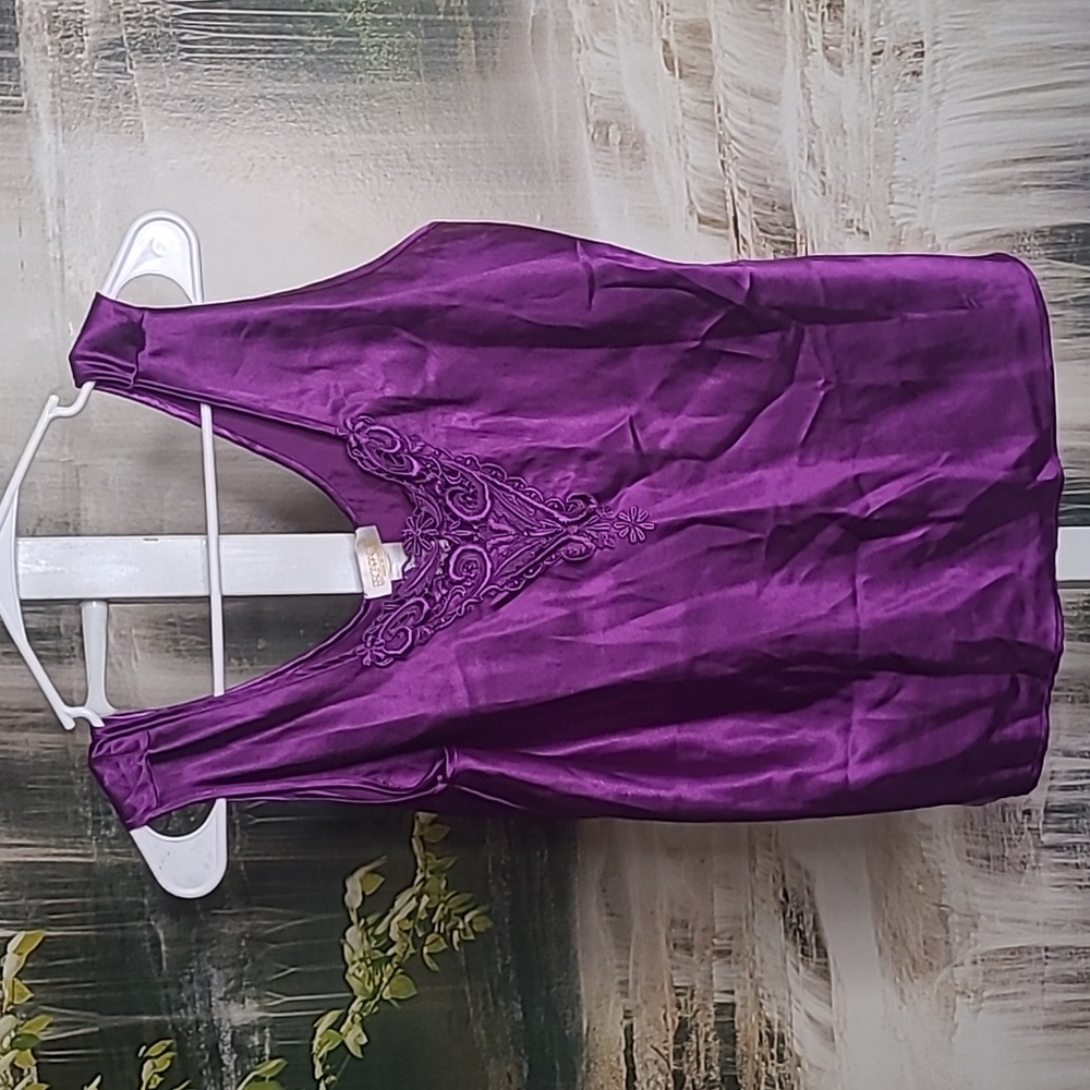 Escapades Womens Medium deep purple lacy sleeveless camisole tank